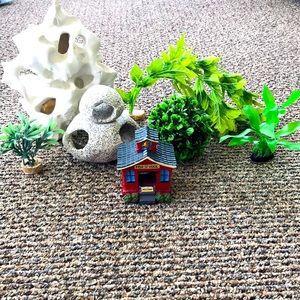 Assorted aquarium decor